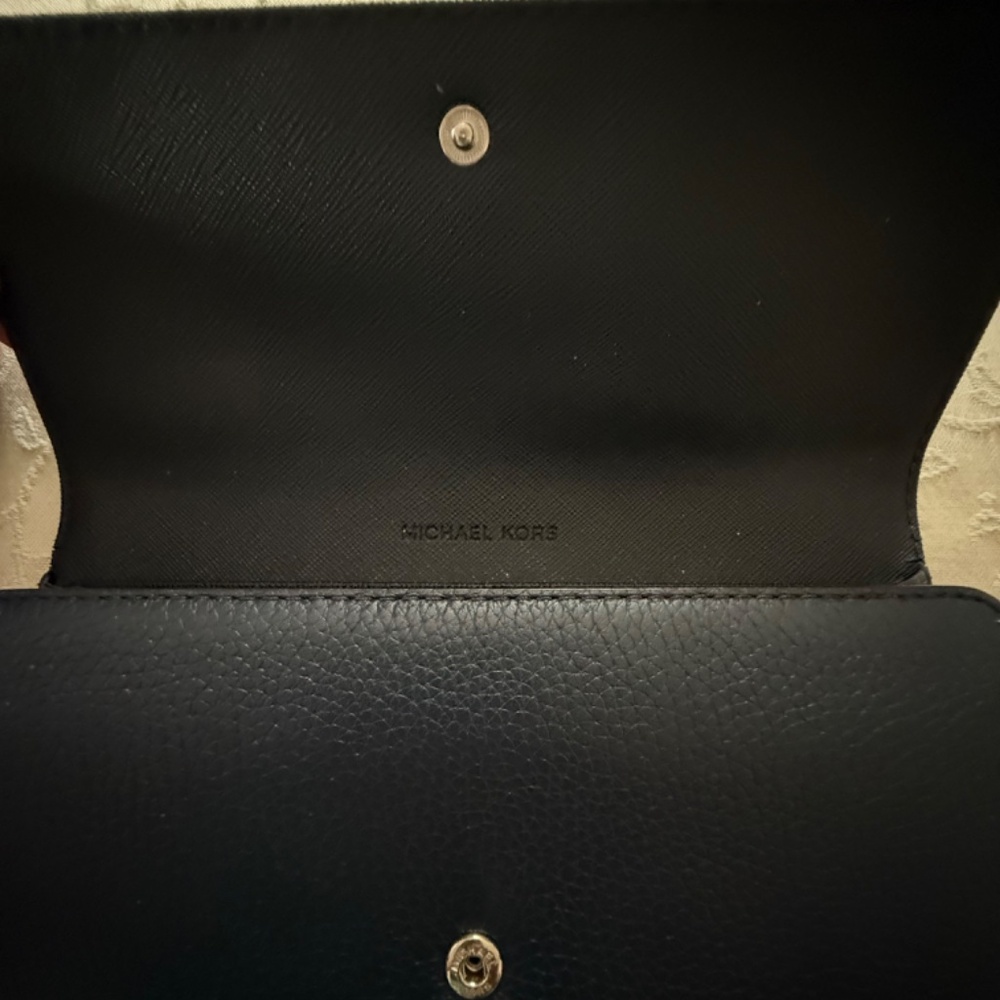 *NEW YEAR SALE * MICHAEL KORS Navy Leather wallet - Picture 4 of 5